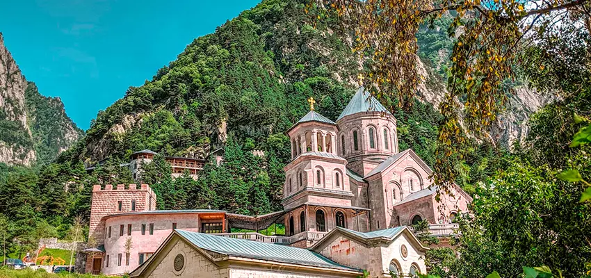 Дарьяльский монастырь