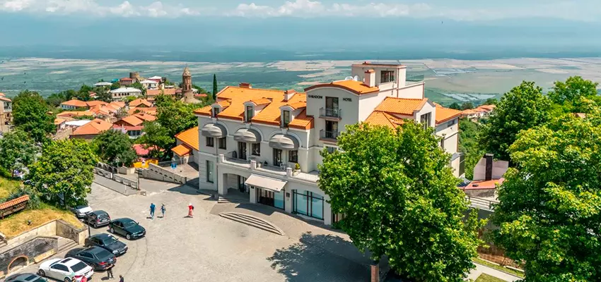 Kabadoni Hotel (Кабадони)