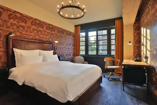 Rooms Hotel
