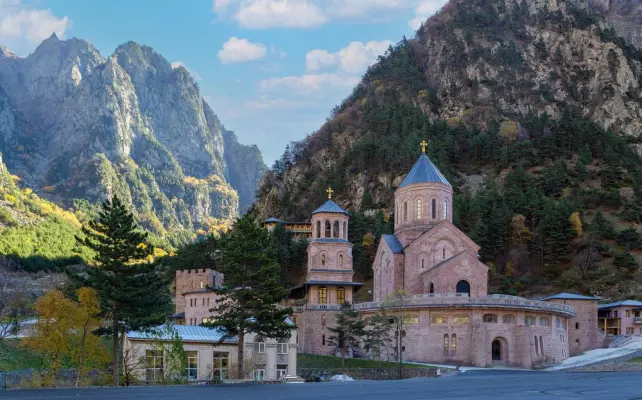 Дарьяльский монастырь