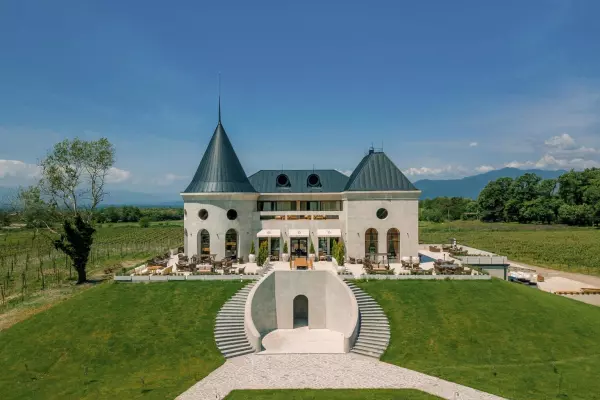 სასტუმრო Lopota Lake Resort & Spa