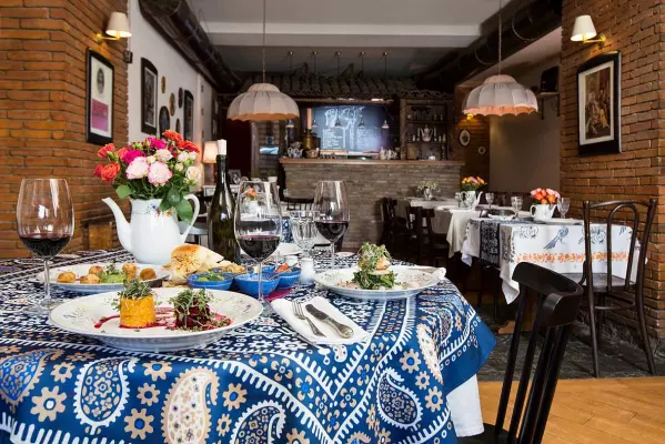 Restaurant "Barbarestan"